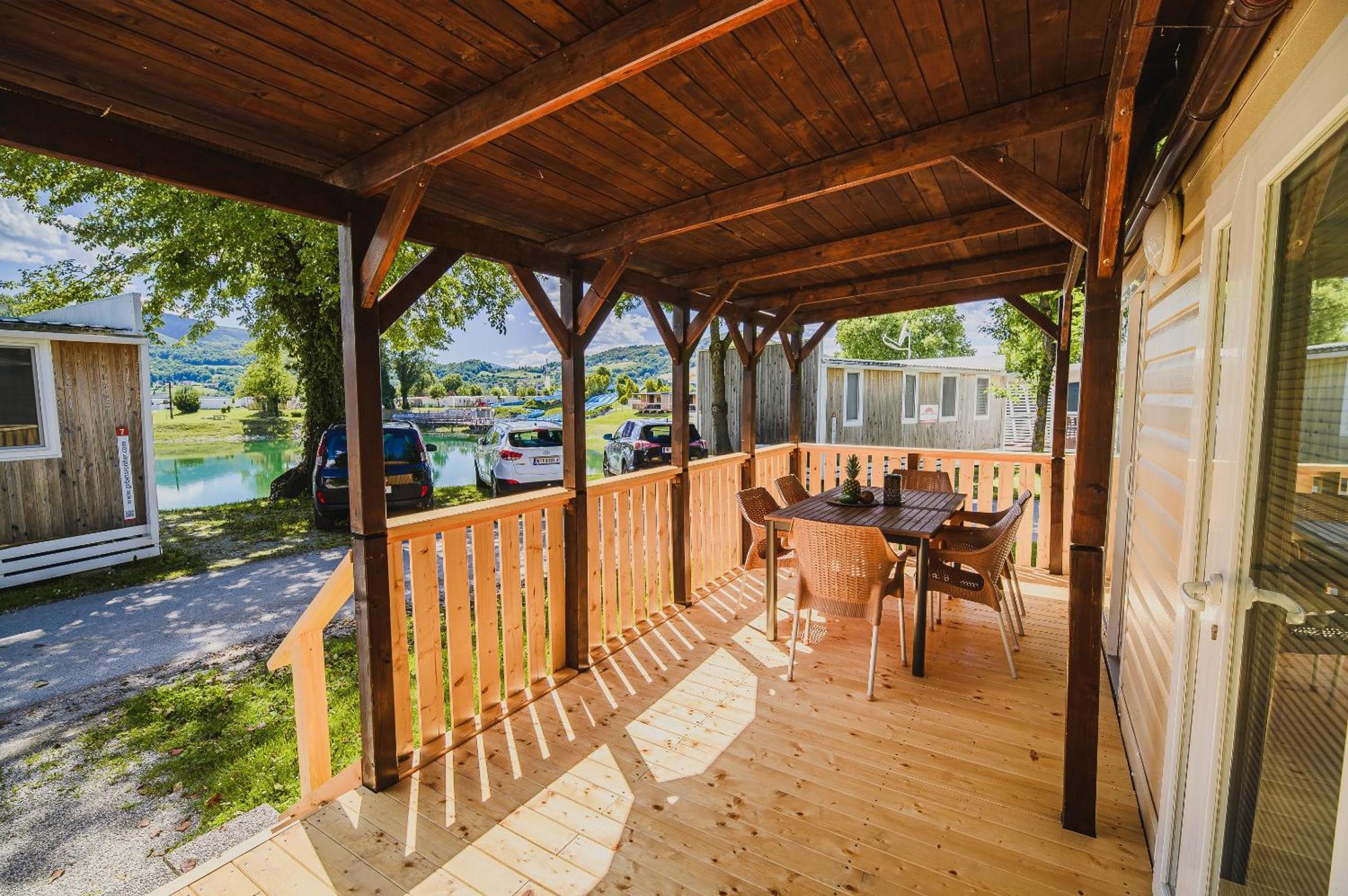 Lake View Mobile Homes With Thermal Riviera Tickets In Terme Catez Catez ob Savi Room photo